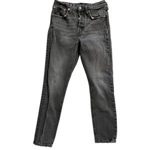 Black High-Waisted Levi Jeans 501